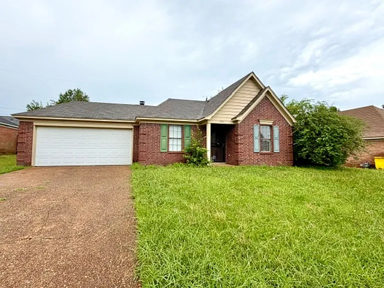 5435 Gardendale St — Photo 2