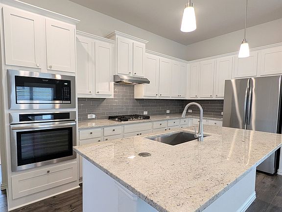 5th image of 3934 Timberview St