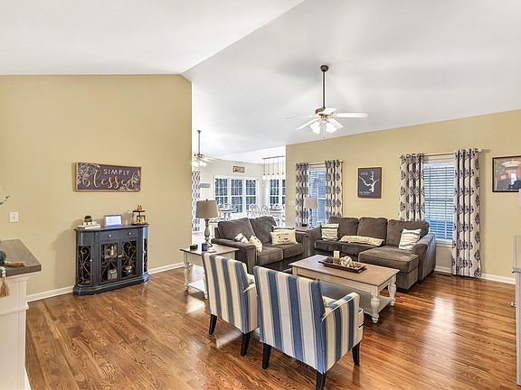 5th image of 101 Riviera Cir