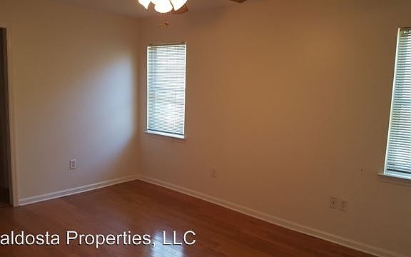 5th image of 1330 Edgewood Dr
