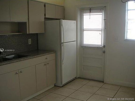 3rd image of 2127 McKinley St #2127