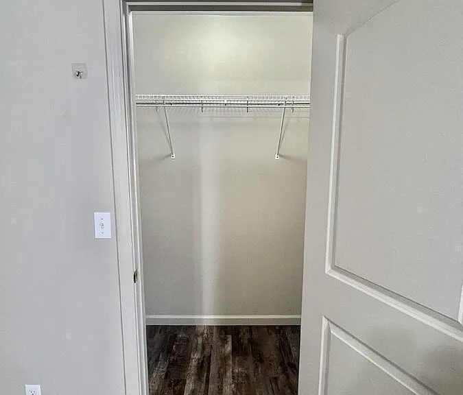 44 N Meyers Ave — Photo 20
