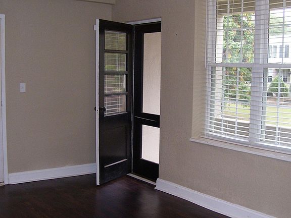 3rd image of 601 Cleveland St APT 8C