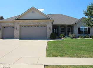 1210 Janet Dr, Bloomington, IL 61704