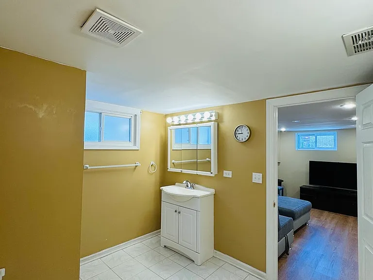 4925 S Leamington Ave — Photo 22