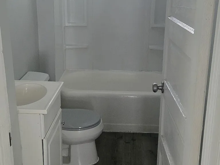 325 Williams St #B — Photo 7
