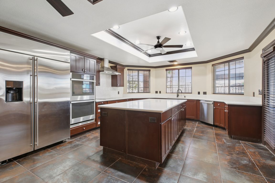 next background image