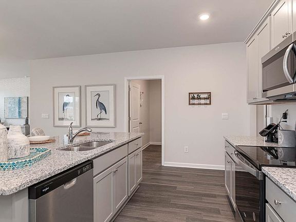 5th image of 369 Glade Ct.