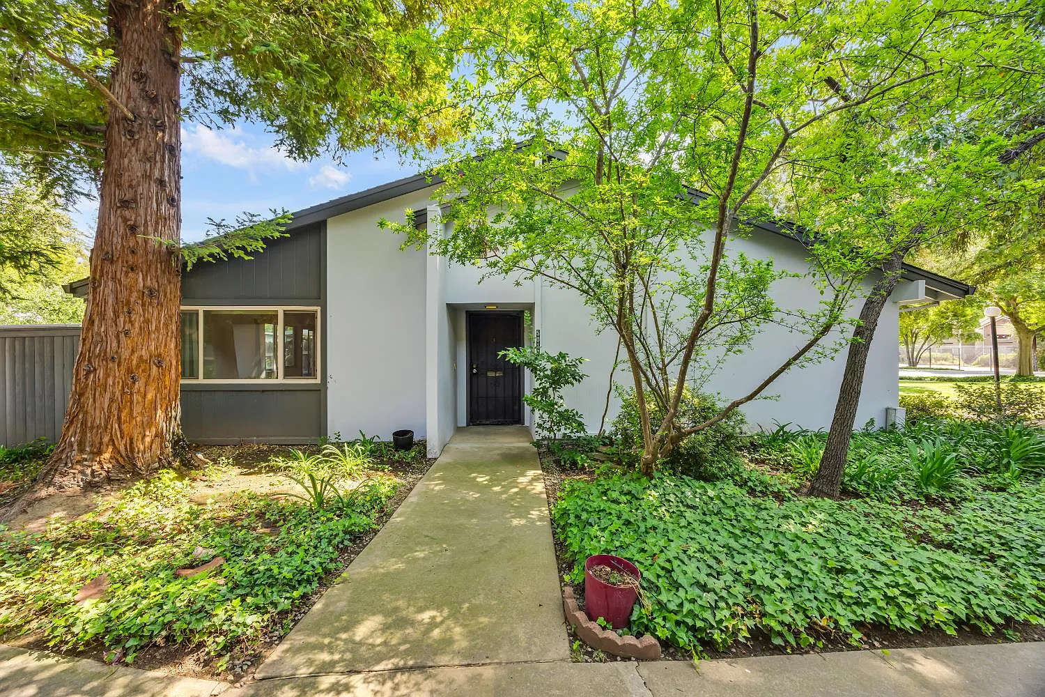5010 Greenberry Dr photo 1