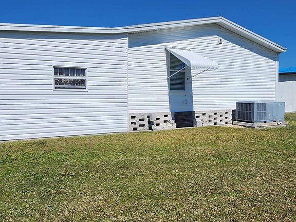 4th image of 15901 Sandy Point Dr #283