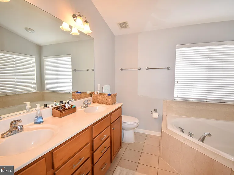 29670 Old Creek Ln — Photo 18
