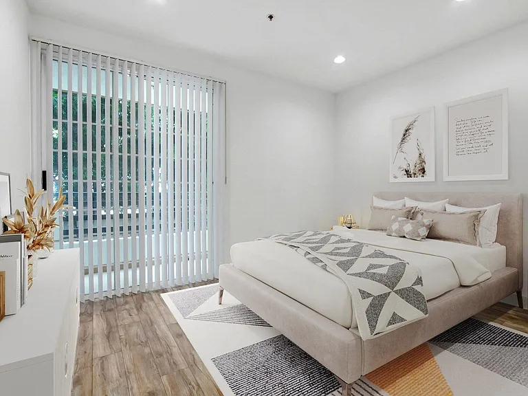 311 S. Swall Drive Apartments — Photo 35