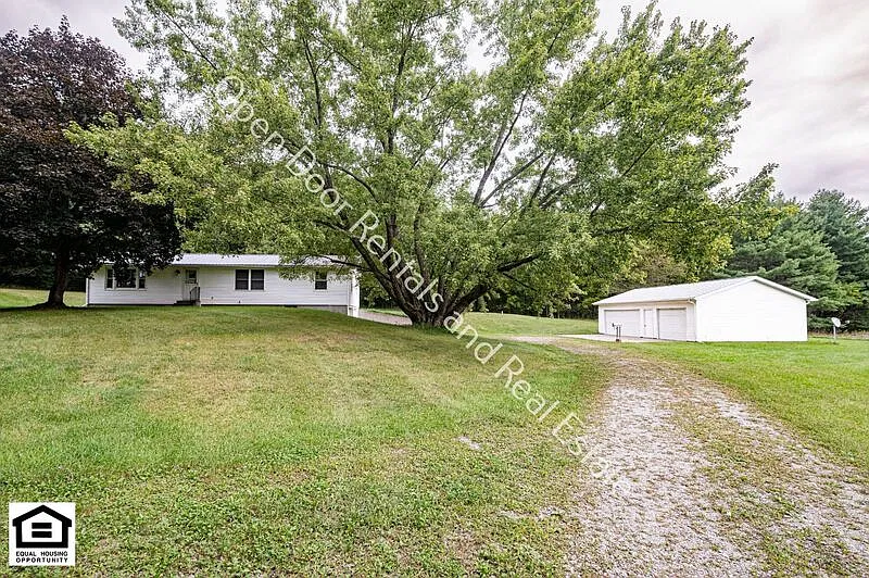 3 bed, 1.5 bath, 1440 sqft, $1,350 — Photo 2