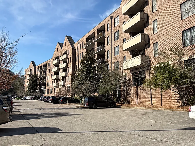 1040 Broadway St #218 — Photo 1