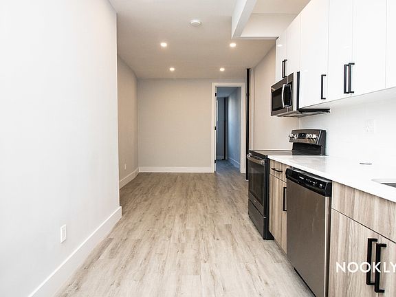 2nd image of 992 Willoughby Ave #B3
