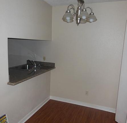 3rd image of 4218 Hessmer Ave APT 209