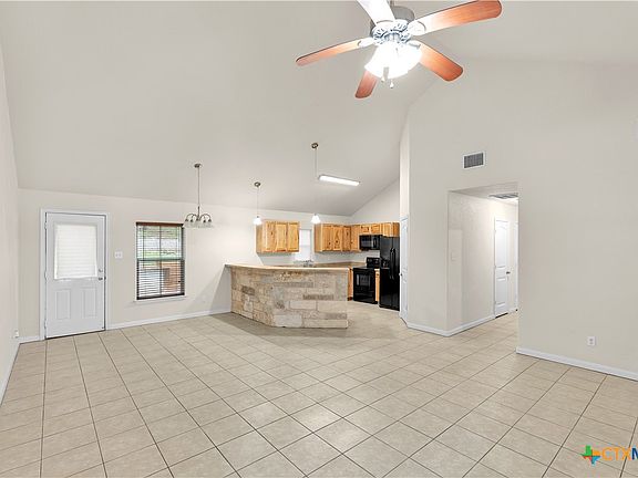 4th image of 1439 Bonnyview Dr
