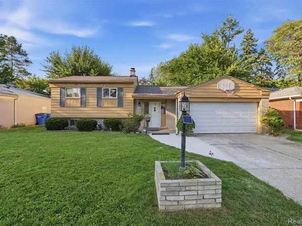 4661 N Tuxedo Dr, Warren, MI 48092