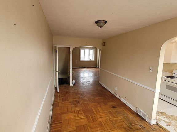 5th image of 2712 Knorr St