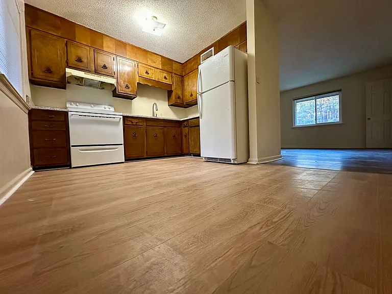 3336 Pinewood Ave — Photo 1