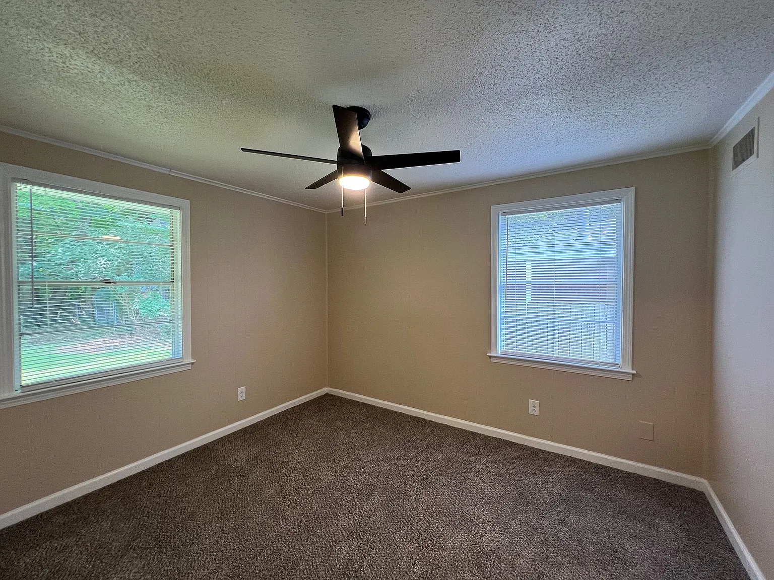 3976 Plymouth Ave N — Photo 4