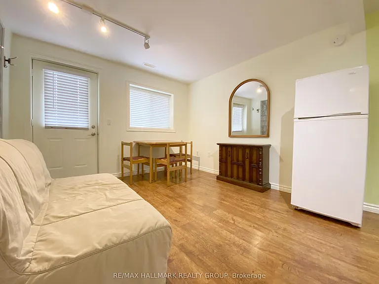 668 Morin St #B — Photo 8