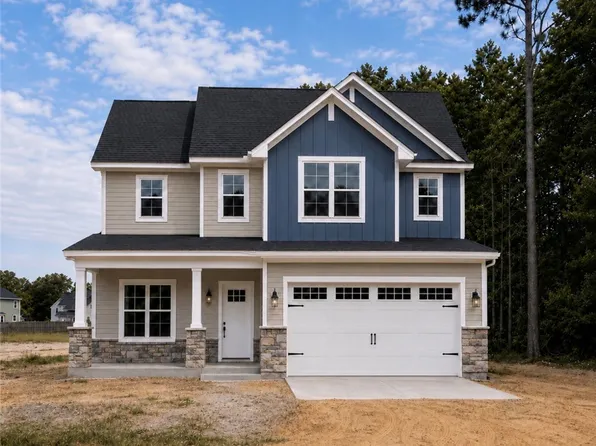 4736 Slew Dr, Hope Mills, NC 28348