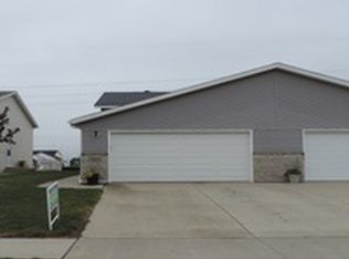 2005 52nd St S, Fargo, ND 58103