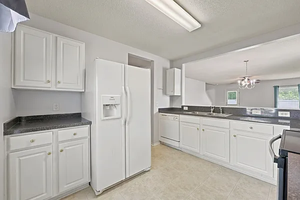 914 Bur Oak Ct — Photo 10