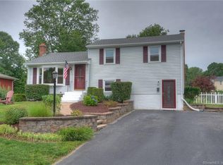 78 Rhonda Dr, Groton, CT 06355