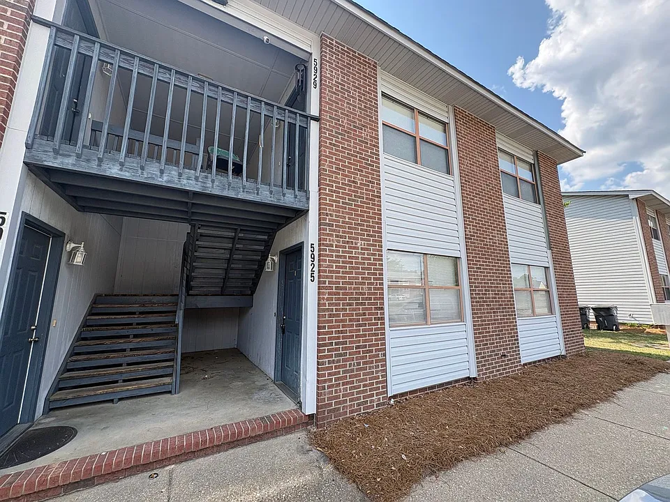 5925 Labonte Dr