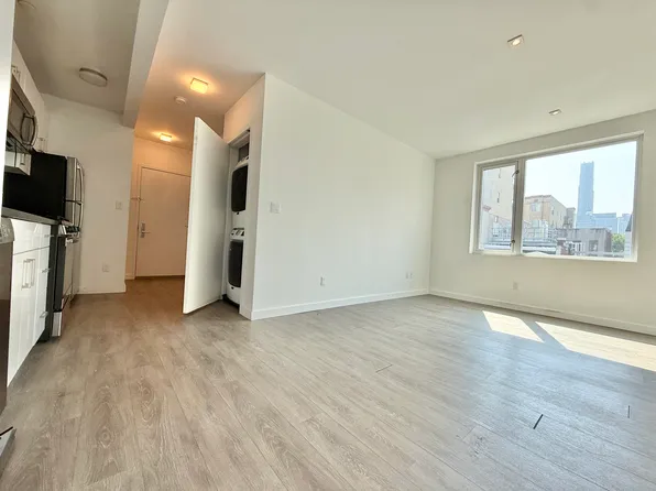 165 Vanderbilt Avenue image 1 of 10