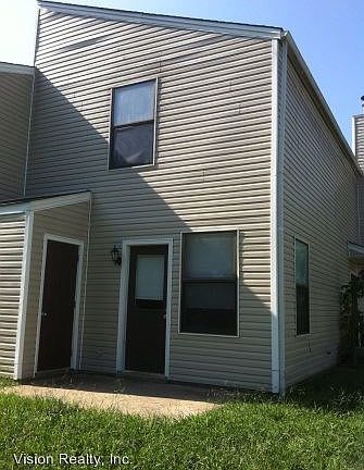 2nd image of 102 Kingsbury Ct APT D