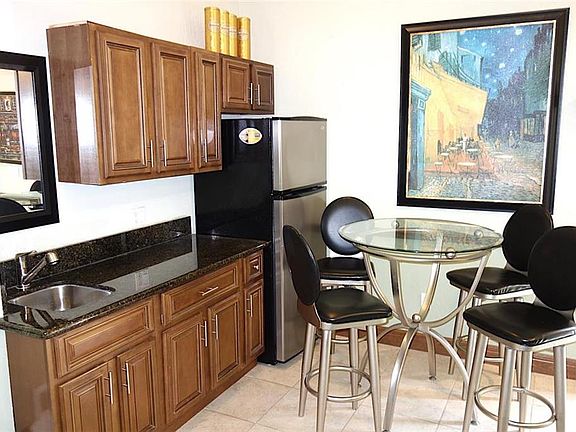 2nd image of 4056 Warwick Blvd APT 5