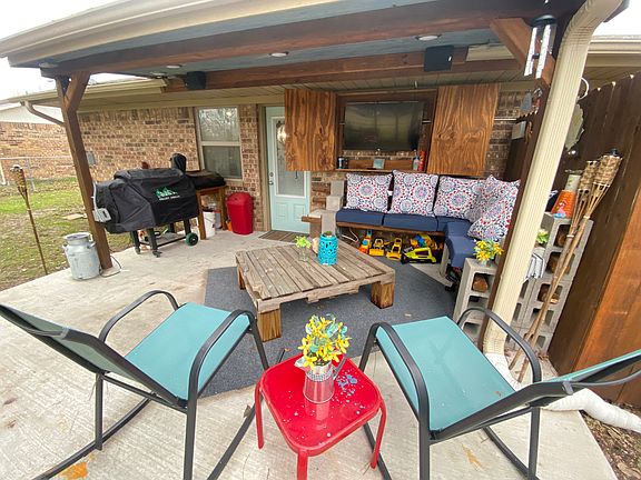 3rd image of 1309 Noel Dr