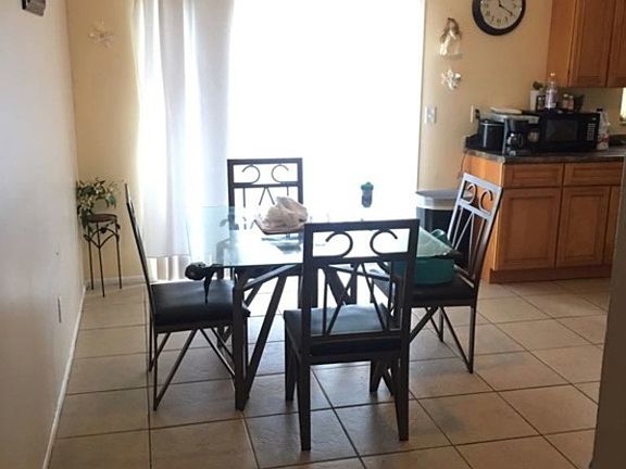 4th image of 444 Palm Dr