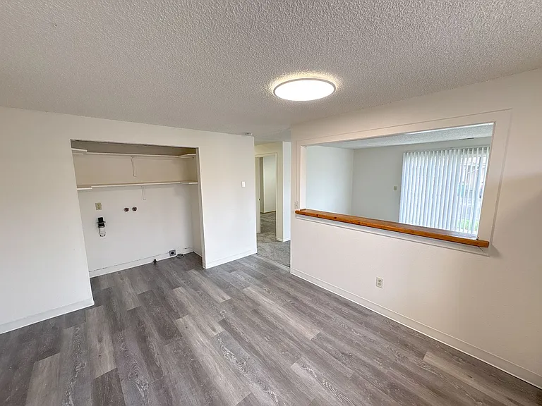 3039-3041 Kane Street — Photo 7