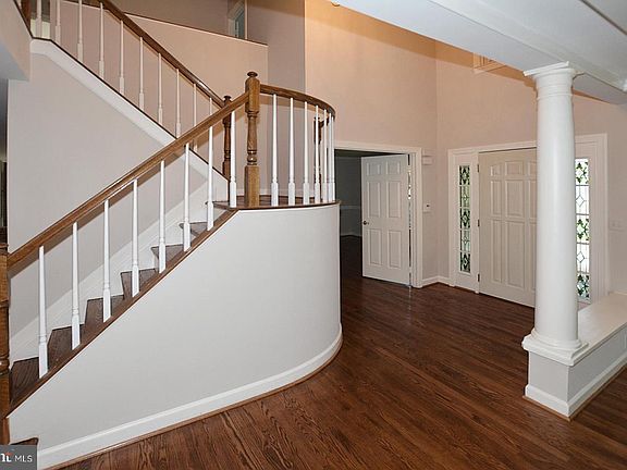 5th image of 15421 Snowhill Ln