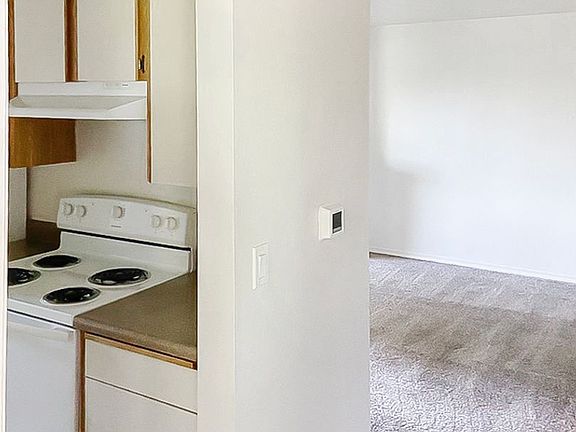 4th image of 1115 NE 105th St #18-28