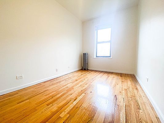 5th image of 47-20 48th St #2R