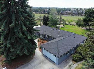 1107 SW Canyon Dr, Redmond, OR 97756