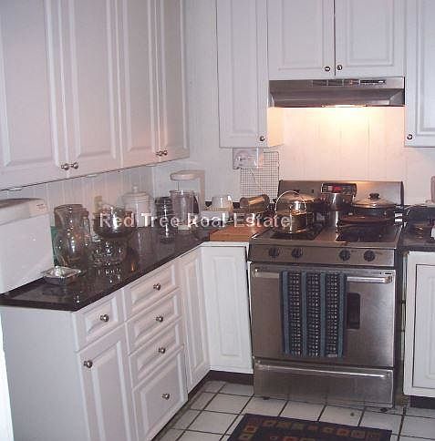 2nd image of 682 Parker St #19