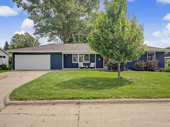 204 E 21st St N, Newton, IA 50208