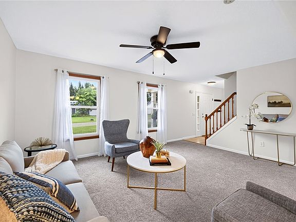 4th image of 3323 Evergreen Cir