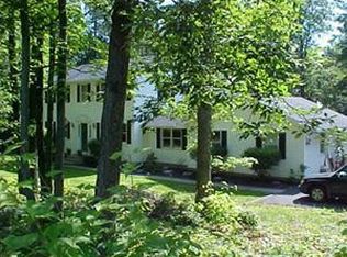 3 Daniels Rd, Lakeville, PA 18438