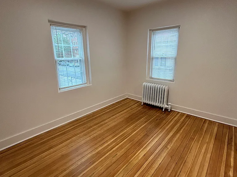 109 Montgomery St #2 — Photo 32
