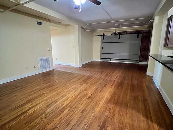 4th image of 619 Ryan St #11262847