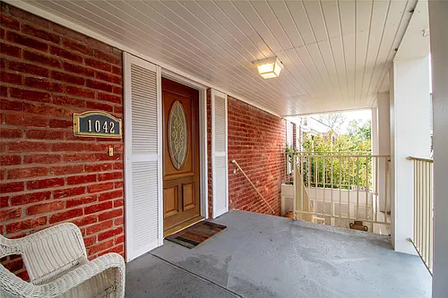 1042 Augusta Dr #1042 Photo 1