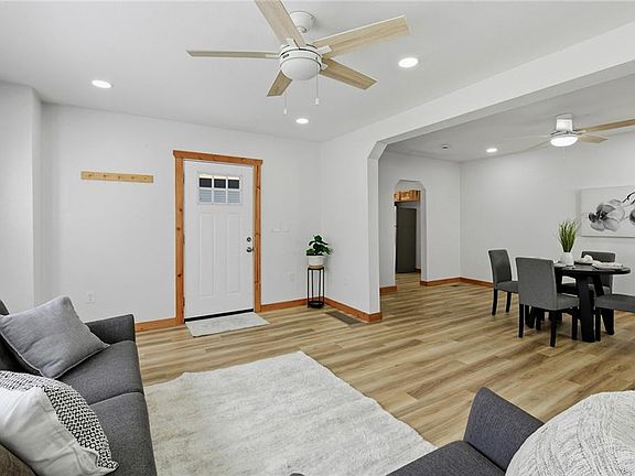 5th image of 1122 2nd Ave