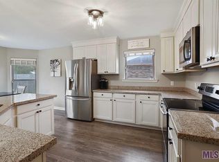 1137 Point Andrew Dr, Gonzales, LA 70737